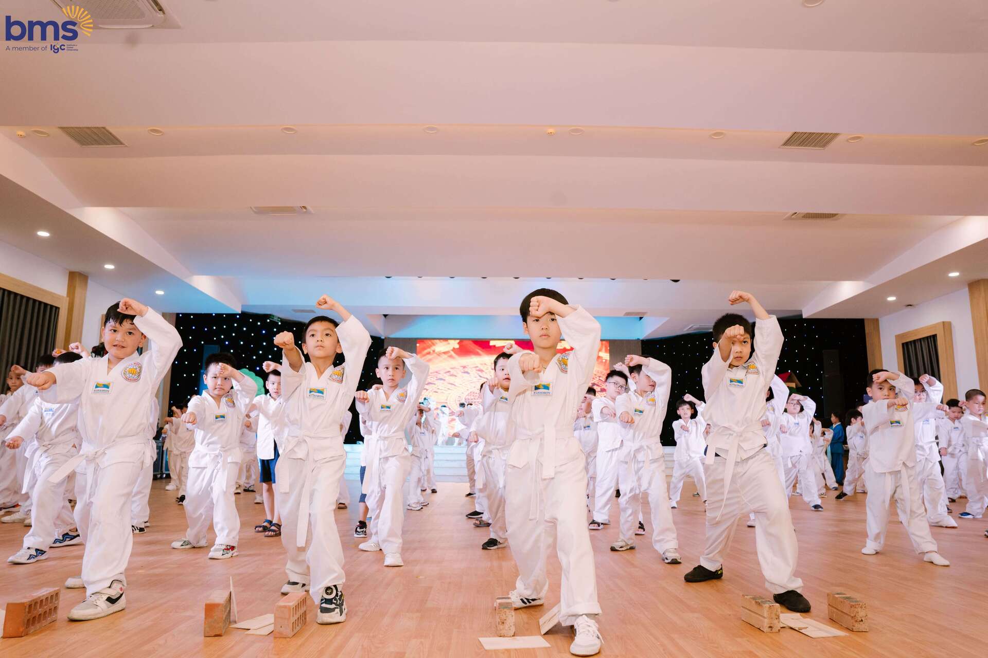 Chương trình tăng cường