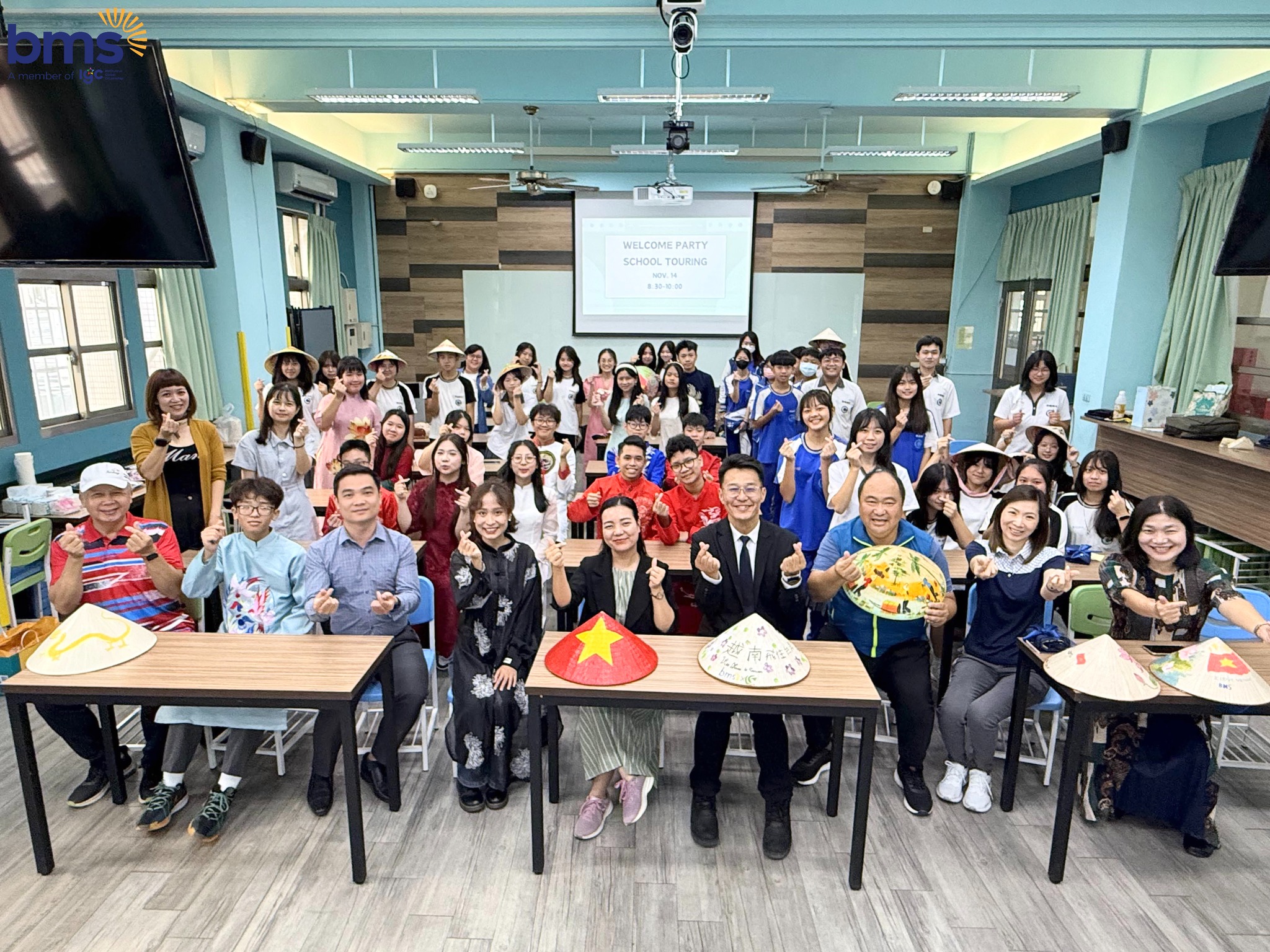 Cùng BMSers tự tin cầm hộ chiếu và bước ra thế giới