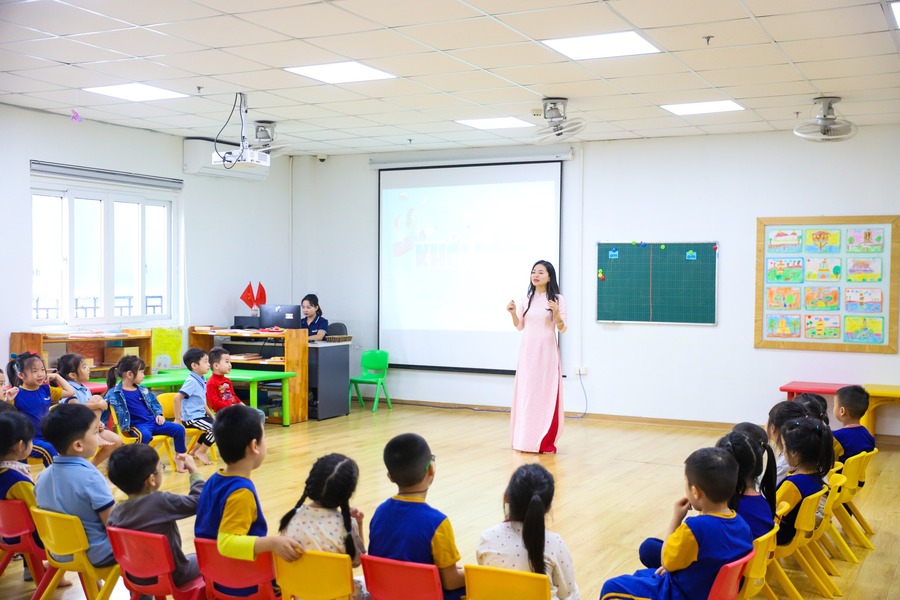 Một ngày làm giáo viên mầm non - Khi cha mẹ thấu hiểu hành trình lớn lên của con